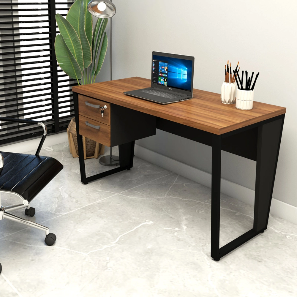 Escrivaninha 135cm com 2 Gavetas Pés em Metal F5 Office Cor:Nogal com Preto